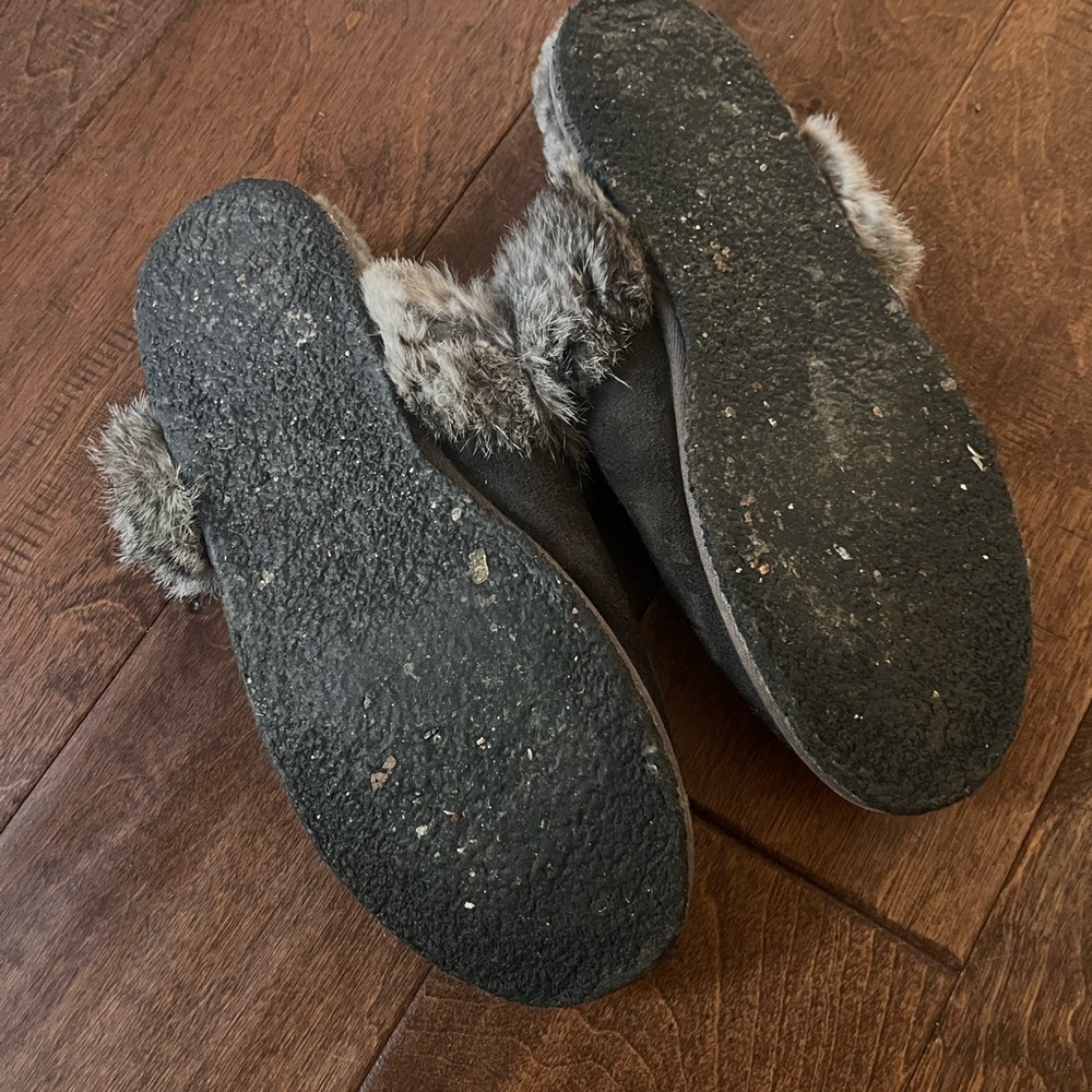 Manitobah Slippers - Picture 4 of 4